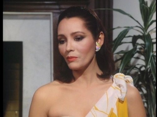 Barbara Carrera