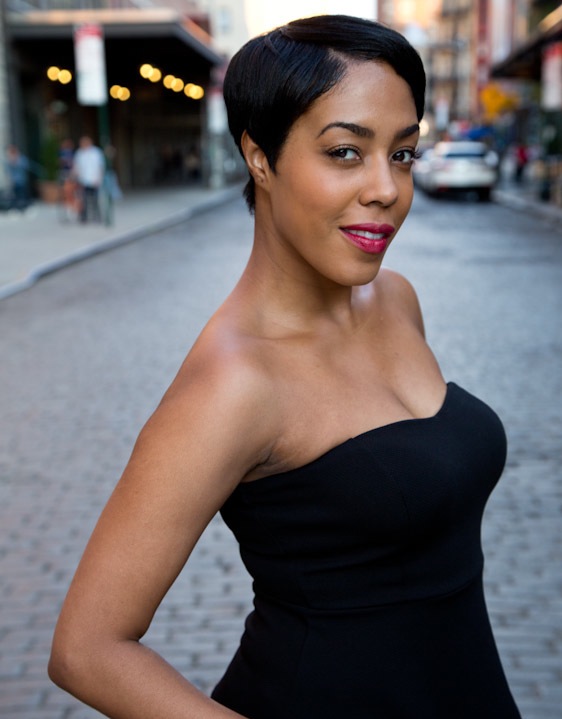 De'Adre Aziza