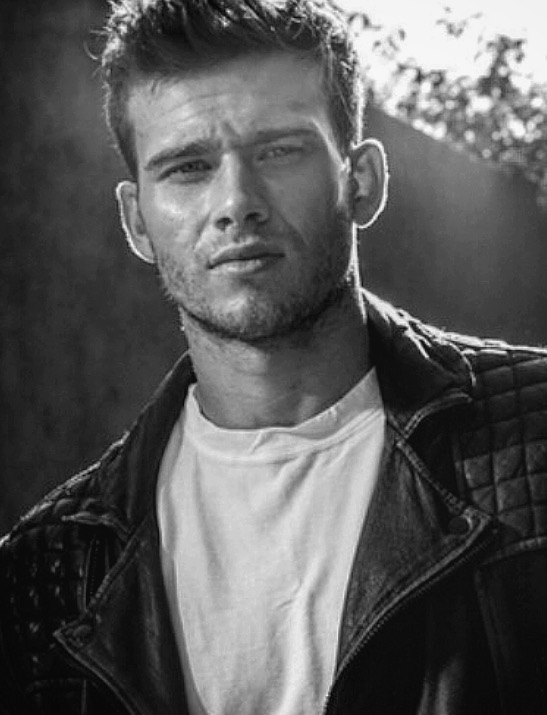 Oliver Stark