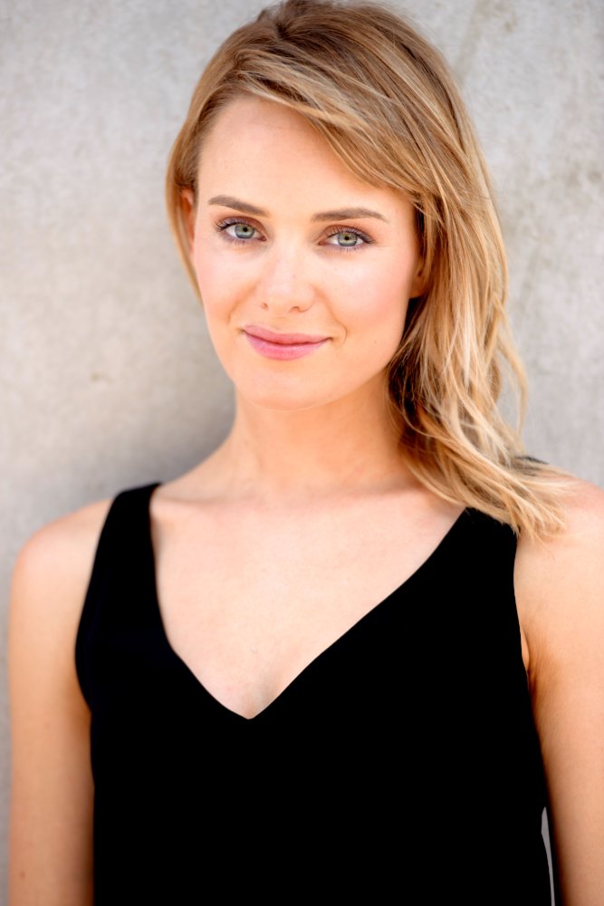 Emma leonard actress