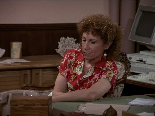 Rhea Perlman