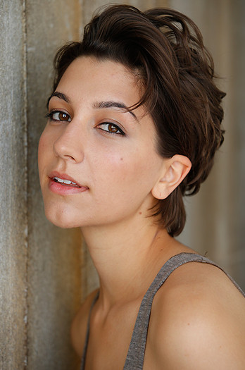 Lindsey Naves