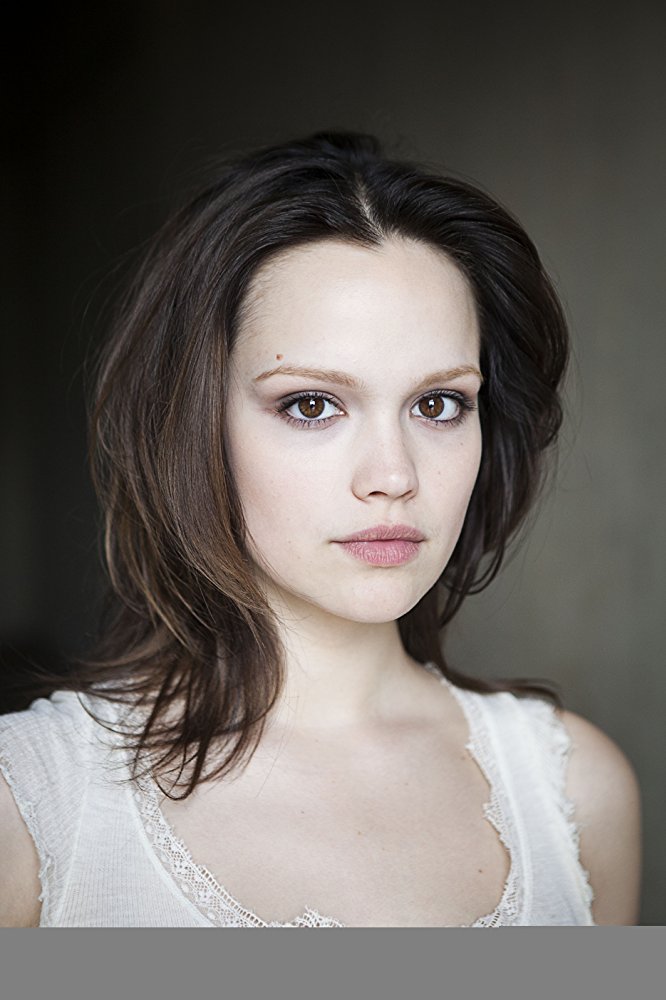 Emilia Schüle