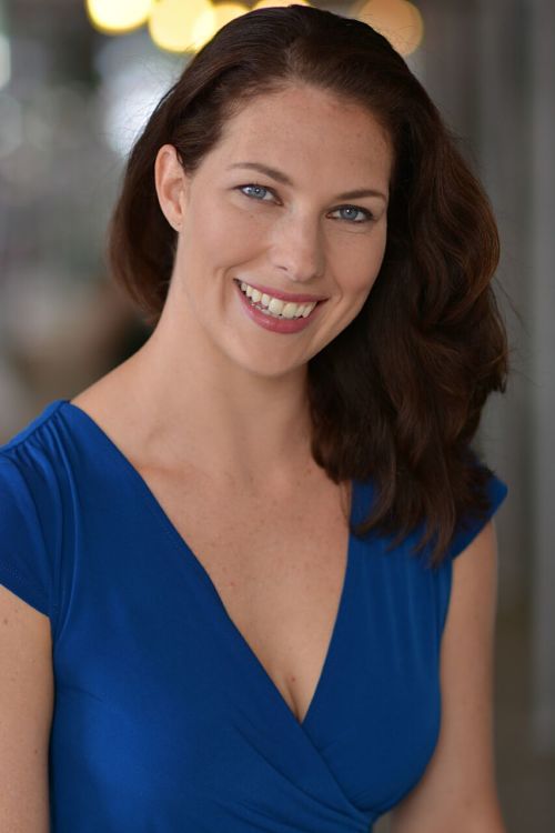 Lara Fox