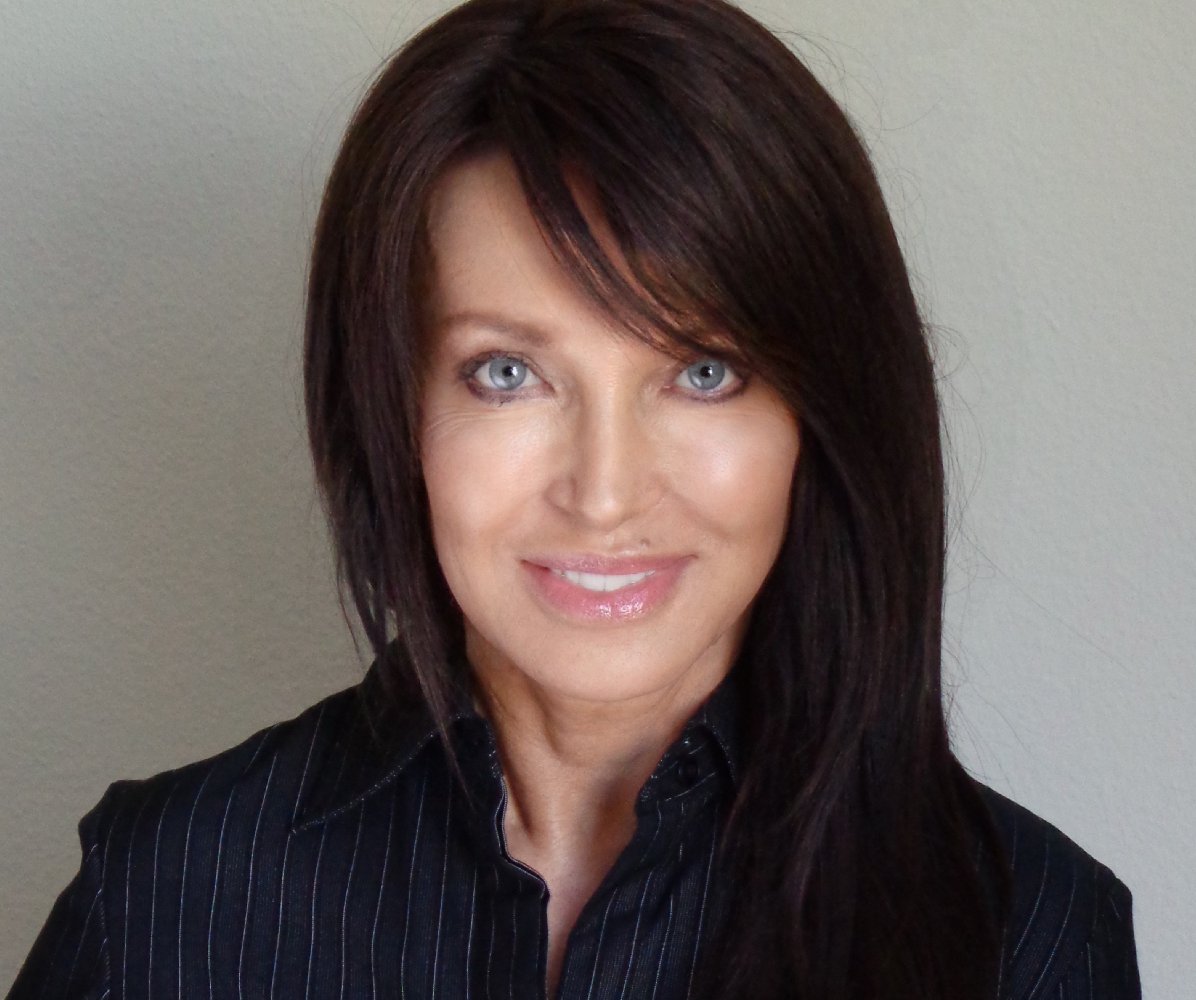 Holly Anderson