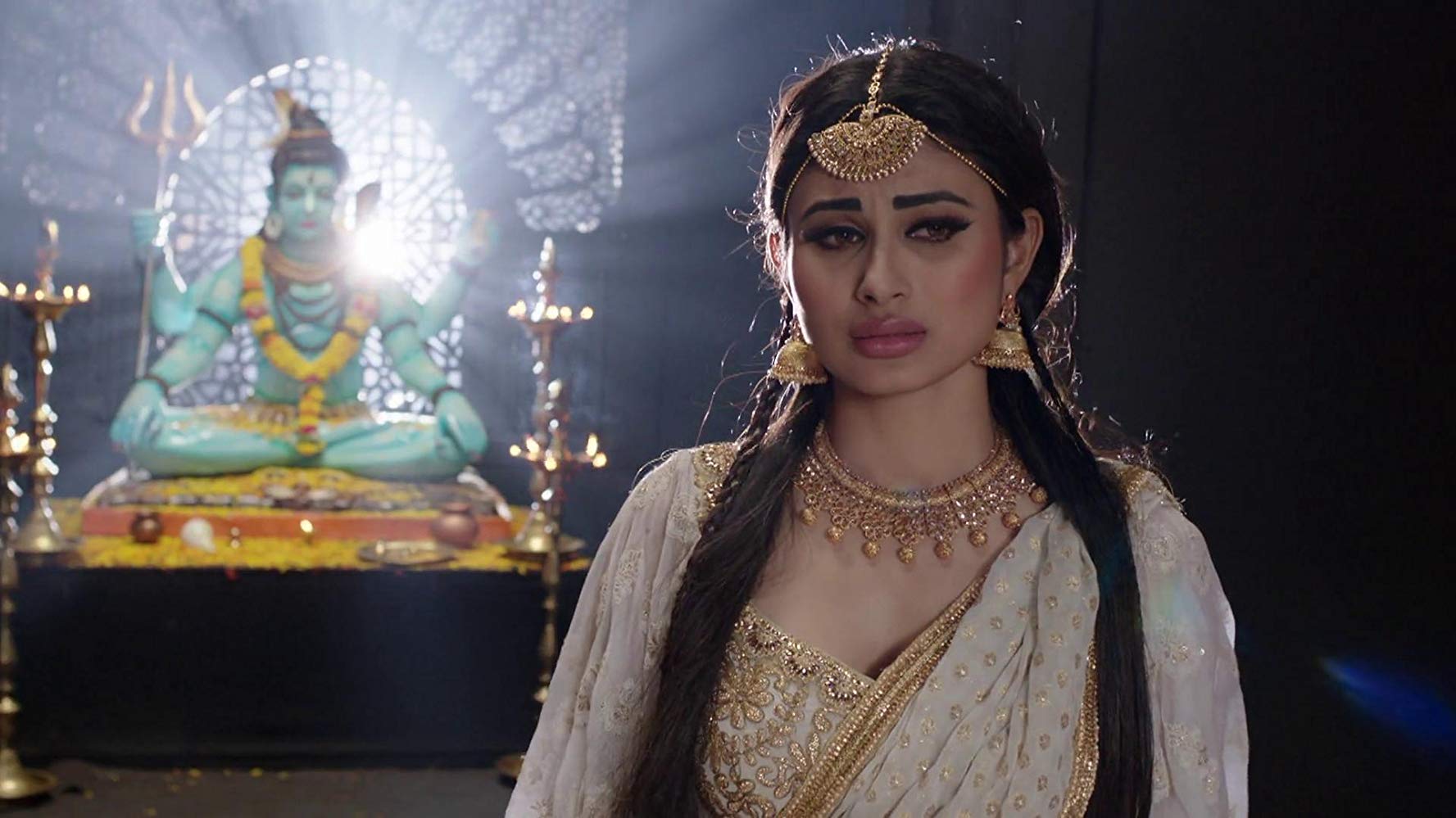 Mouni Roy