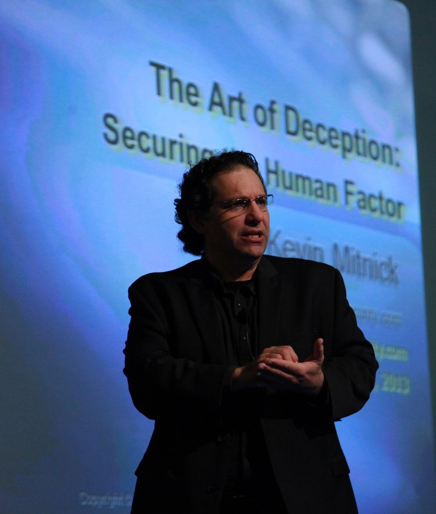 All about celebrity Kevin Mitnick! Birthday 6 August 1963, Van Nuys