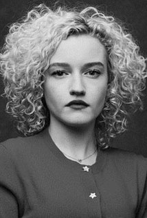 Julia Garner