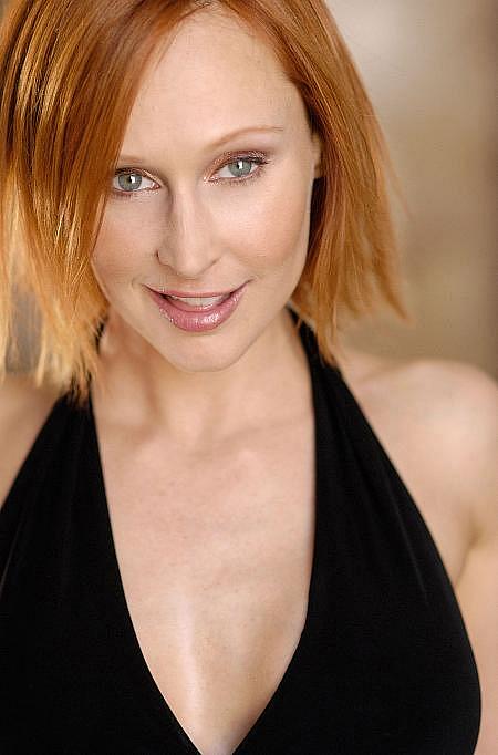 Lola Davidson