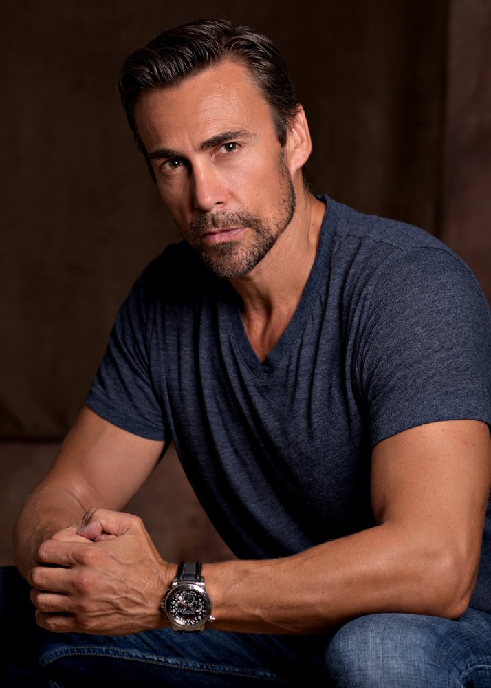 Daniel Bernhardt