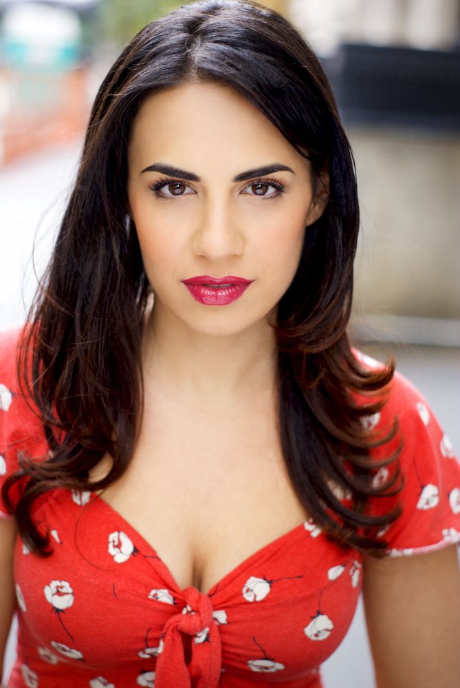 Shelley Molad