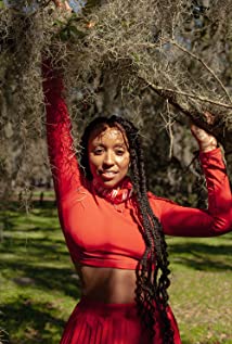 Shiona Turini
