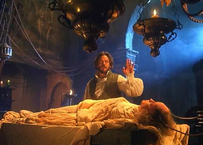 Raul Julia