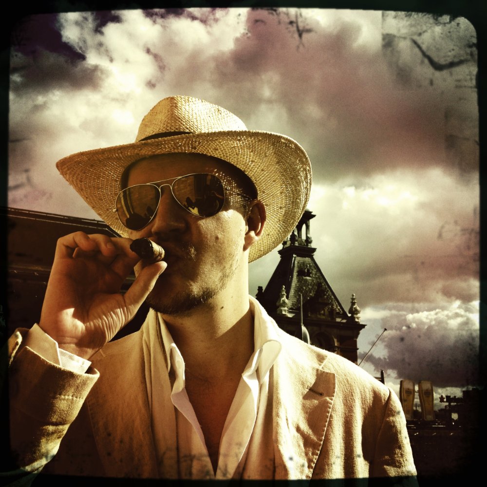 Tom Six