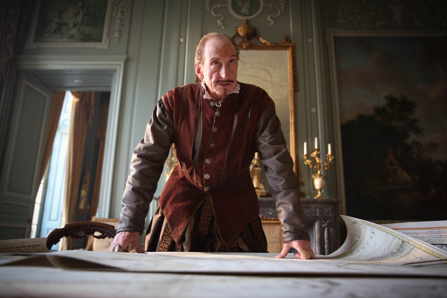 Charles Dance