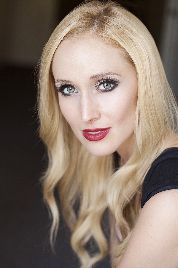 Suzanne Jolie