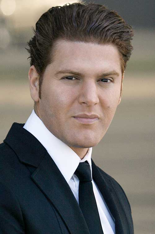 Cyrus Zoghi