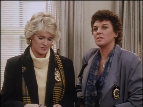 Det. Mary Beth Lacey