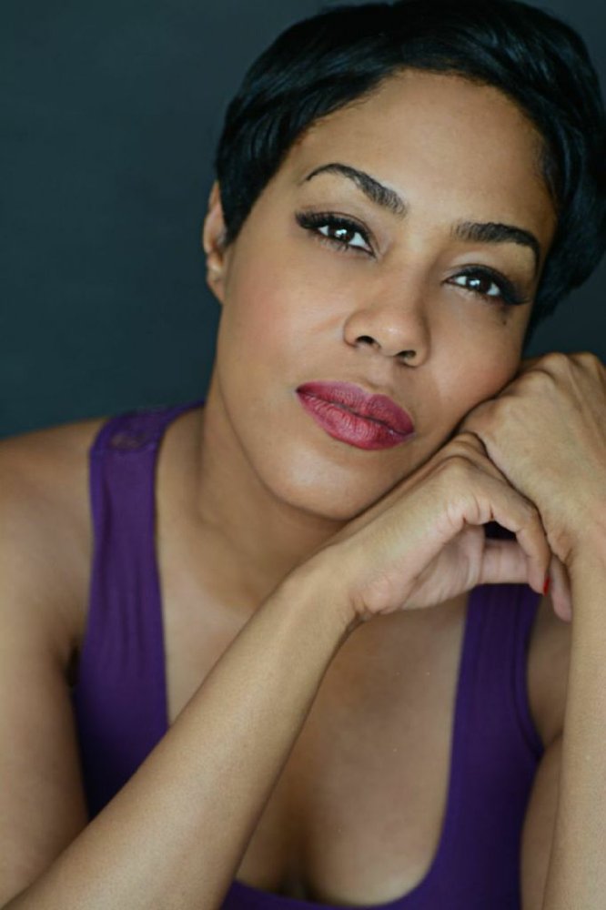 De'Adre Aziza