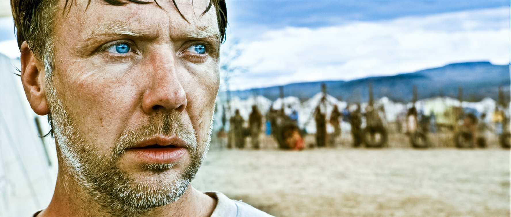 Mikael Persbrandt