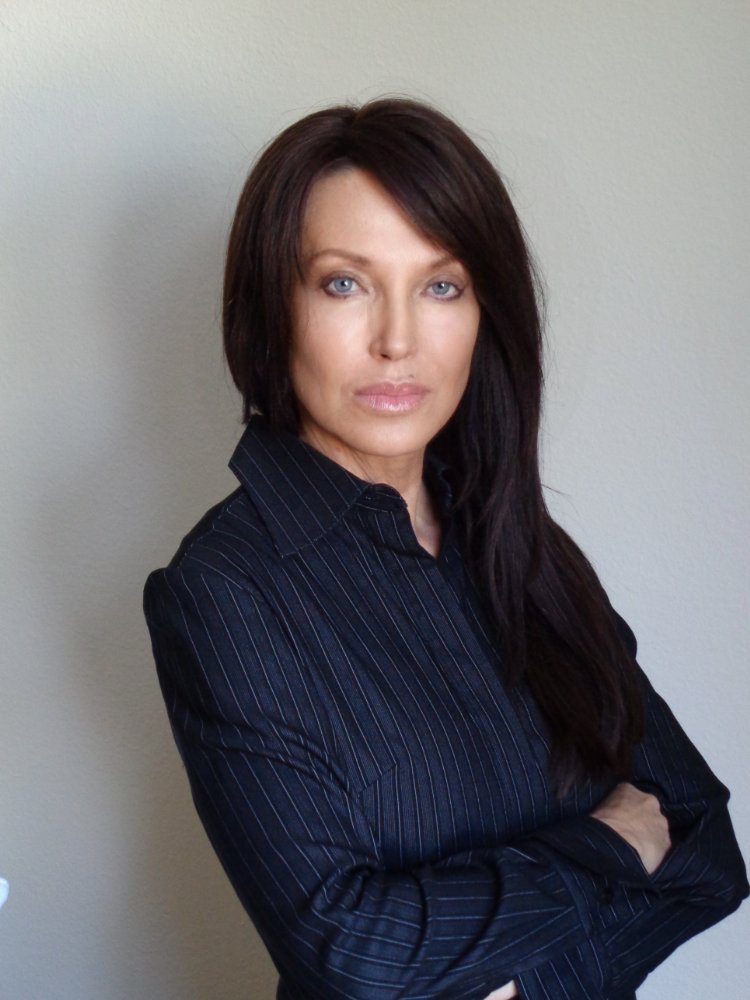 Holly Anderson