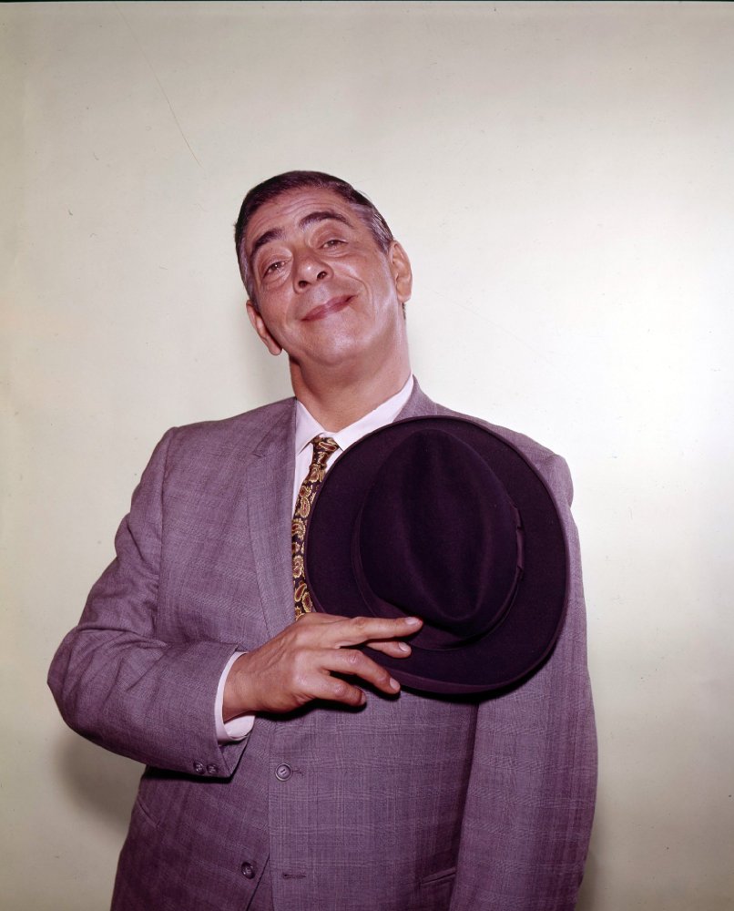 Robert Strauss