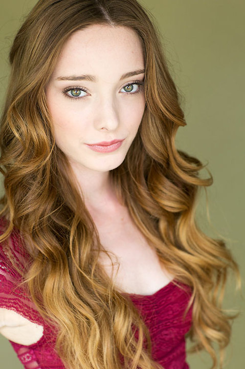 Emma Dumont